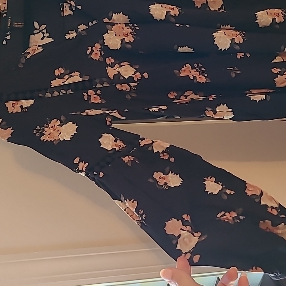 🔶️5 for $30🔶️ Black Boho Floral Crochet Neckline Balloon Long Sleeve Dress - Picture 5 of 6